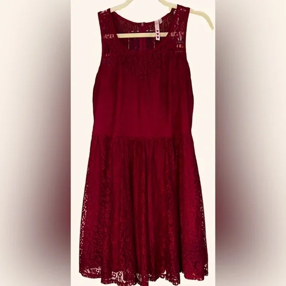 THREE HEARTS Solid Burgundy Sleeveless Lace Dress w/Flare Skirt, Sz Large, GUC. - Picture 1 of 8